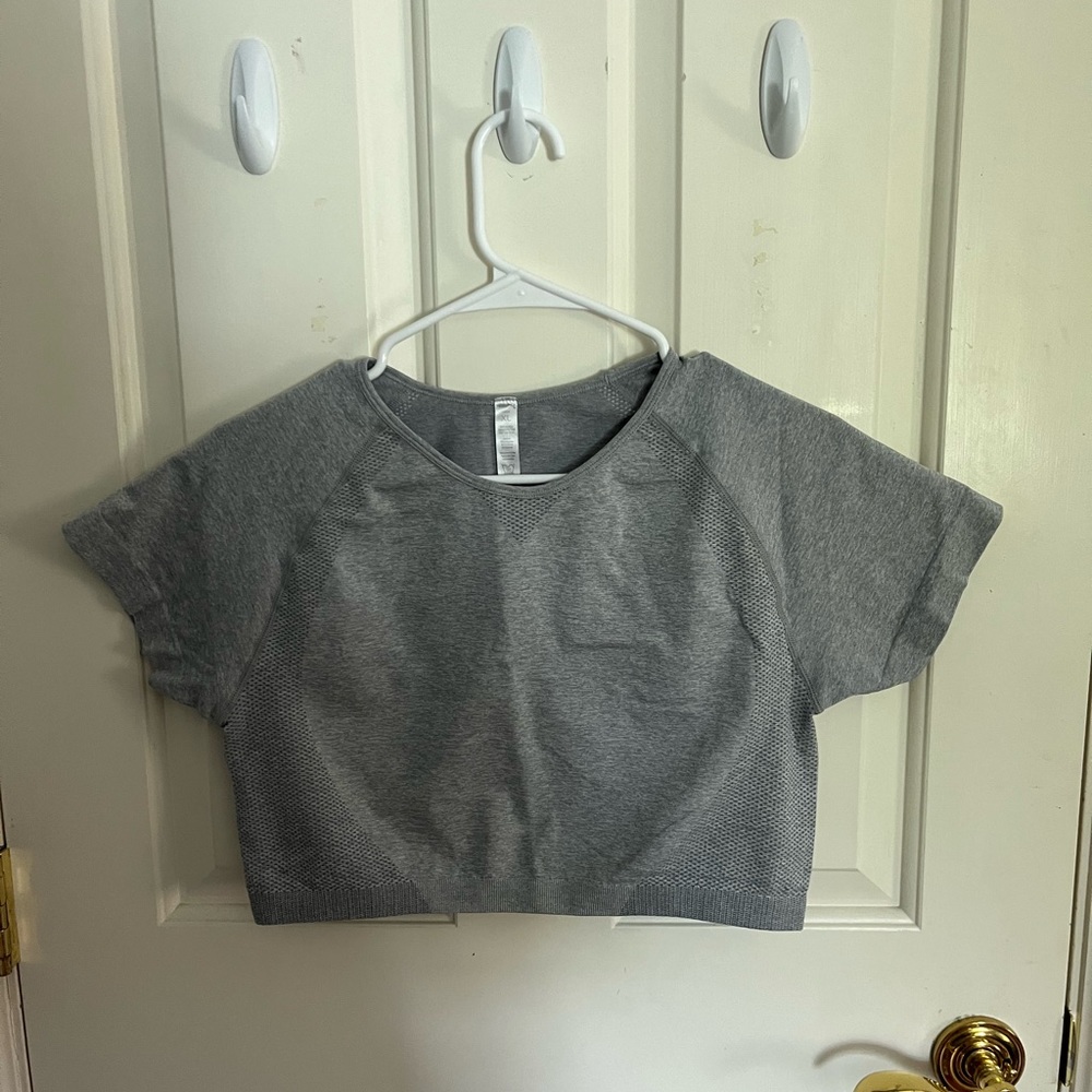 Cropped seamless athletic top